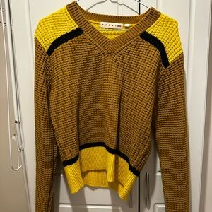 Marni for Uniqlo Women's Mustard/Bright Yellow Colorblock V-Neck Bubble Sweater